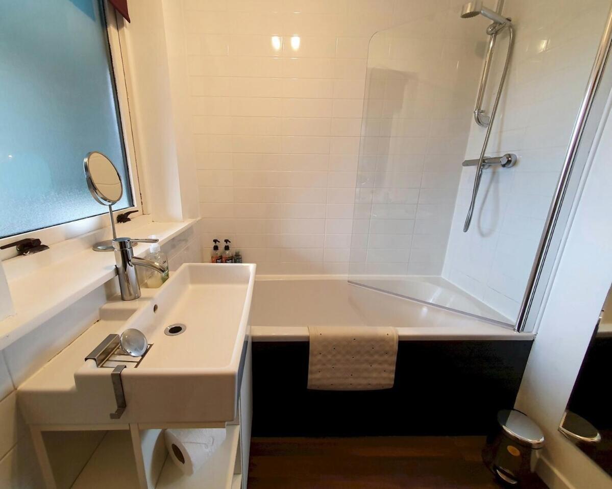 2 Bedroom, Free Parking & Netflix Near Hospitals Aberdeen Exteriér fotografie